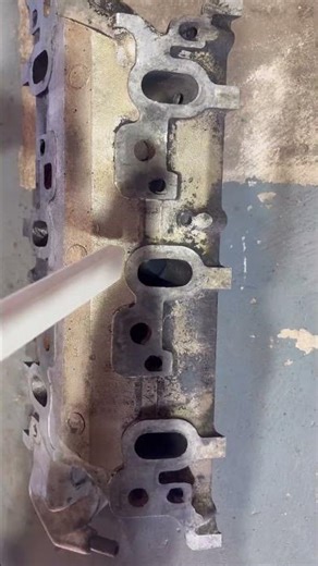 Dry ice blasting this ending component #dryiceblasting #cleaning #valeting