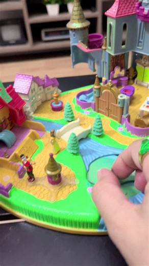 Disney Polly Pocket Beauty and the Beast Collectible