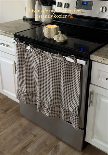 Kitchen Curtain Ideas: Simple, Affordable Cozy Kitchen Decor