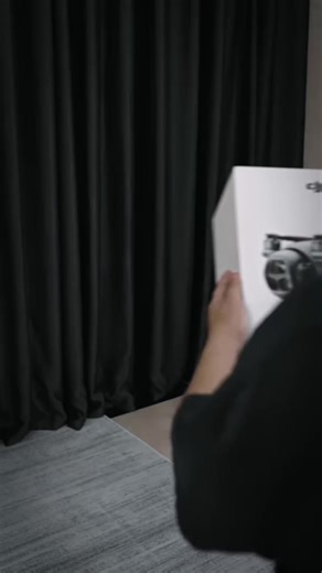 🧳 Lugging gear isn’t creating — readiness is. AirView Pro goes from bag to airborne in ~30 seconds, so you never miss the shot. ✅ Slim fold travel case ✅ QuickSwap batteries for longer sessions ✅ Tuned for steady framing in real wind ✅ Fast app pairing, low-profile props Say goodbye to missed moments. 👇 Tap to film wherever you are. https://www.newtechshopping.com/products/airview-pro-t10 | Airview Pro - Smart and Stable Fly