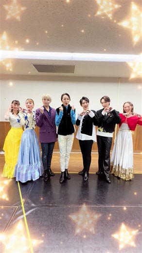 ハウステンボス歌劇団オフィシャル on Instagram: "・ 皆さまこんばんは♪ 今夜もハウステンボスは クリスマスイルミネーション🎄が ✨✨キラキラ✨✨ ハウステンボス歌劇団も負けずに、 ✨✨キラキラ✨✨ しております😆 12月19日 12月20日 両日に開催されます クリスマス🎄ディナーショー 20日出演メンバーより 皆さまへのメッセージ動画が届きました😍 ぜひ、メンバーと一緒に ワンダフルでハートフルな クリスマス🎄を過ごしましょう🌟 皆さまのお越しをお待ちしております✨ （まもなく完売！残席僅かとなっております。 お申込みはお早めに💕💕） #ハウステンボス歌劇団 #ハウステンボス #クリスマスディナーショー"