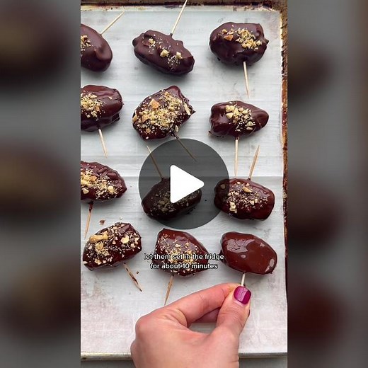 If you like snickers, you’re going to love these date snickers made with just four ingredients. I’m obsessed and can’t wait to make another batch of these! Inspired by @moribyan INGREDIENTS 12 medjool dates ¼ cup peanut butter ¼ cup chopped roasted peanuts 4 ounces dark chocolate bar