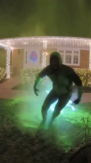 3 Christmas Thieves vs RIGGED Decorations! 🎄💥 Instant Karma