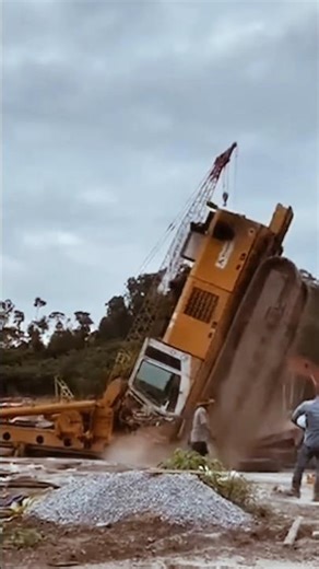 Excavator fails 😭 Excavator Accident #bashaltv #excavator #shorts