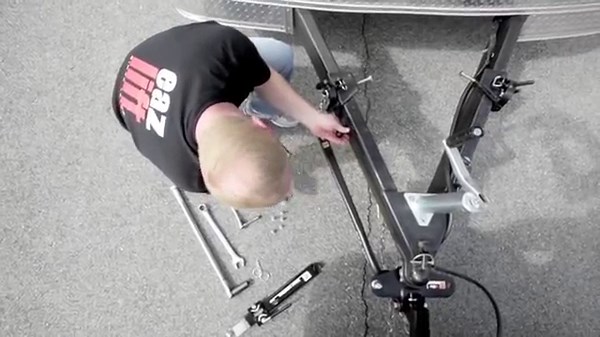 Watch EAZ LIFT 48069 1200 lbs Elite Kit, Includes Distribution, Sway Control and 2-5/16" Hitch Ball-1,2... on Amazon Live