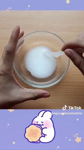 Hướng dẫn làm slime đơn giản bằng keo sữa và keo trong