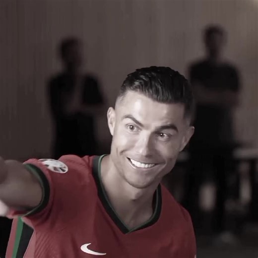 ‏يجي ويعمل زينا 🤙🏻 . . . #ronaldo#foryou#fyp#tokyo🥇