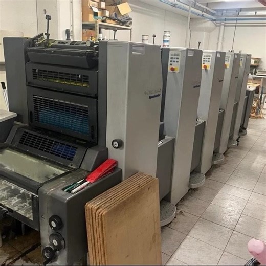 Aashish Kumar Panchal on Instagram: "HEIDELBERG SPEEDMASTER 52-5 P2 -Five colours Straight machine with 1+4 or 5/0 -Year of construction 1996, Only one owner AUTOMATIC DIECUTTER BOBST SP 1080 - Year 1963, No stripping unit - Max size 108x78 cms., Min. size 35x30 cms. - Pressure 180 tons, 4.500 sh/hour"