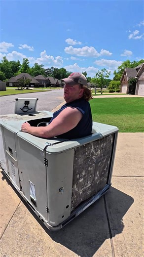 Simi Electric Air Conditioner 👀😂 #hvac #comedy #diy #plumbinglife #hvaclife