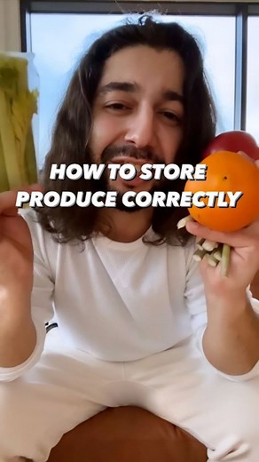 Clean Eating Guide | Inspiring Millions to Eat Clean on Instagram: "Store your fruits + veggies right.. and they’ll last so much longer! 🤩🌱 by @creative_explained . . . . #howto #lifehacks #fruits #vegan #recipes #diy #howto #kitchenhacks #recycle #upcycle #hacks #creativeexplained #foodwaste #foodstagram"
