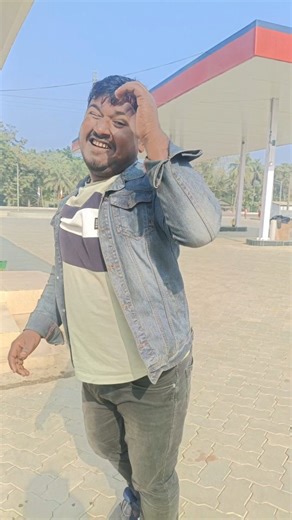 Faridul Hoque on Instagram: "Yah kya kar diya monkey ne, 🤣😂||boom_funny_ . . . . . . . . . . #boom_funny_ #Comedyvideos #funnyreels #funnyvideos #explore #foryou #viralreels"