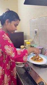 1.6K views | Pizza banane ki taiyari #fbreelsvideo #pizza #recipe #fbreelsfypシ゚viralシ #nehaviveksrivastava | Neha Vivek Srivastava | Facebook