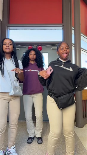 Zoë ღ (@daysbeforezoe)’s video of tim duncan technical foul