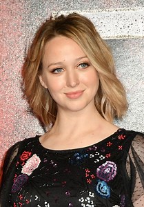 Sophie Cox - "Mortal Engines" Premiere in London • CelebMafia