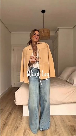 Colección De Looks Casuales Con Jeans Anchos Y Acampanados #denimstyle #fashiontrends #outfitideas