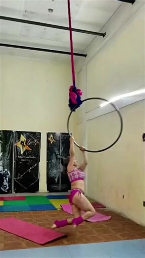 #ulahoop #aerialhoop #danzaaerea #persistencia #nuncaestardeparaelegirte