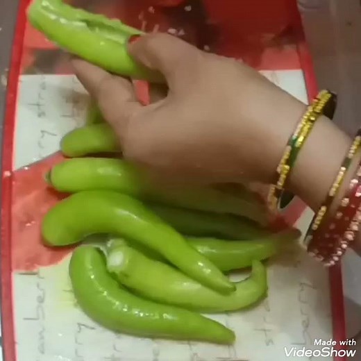 Aloo stuffed mirchi bajji /aloo stuffed mirchi pakoda /pototao stuffed chilli fritters /mirchi vada