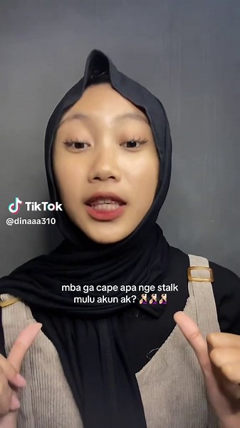 Exploring Stalker Behavior Through Hand Gestures