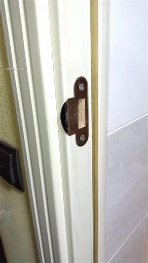 1K views | Amazing life hack for home doors! How to securely lock a door if the lock is broken #diy #doors | WG Viral 2 | Facebook