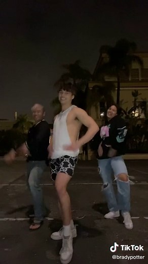 @yourfriendandre @maliamurray1 | fun friends tiktoks