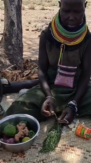 Turkana Tribe Desert Woman Preparing to Cook a Meal in the Desert #shortsfeed #villagecooking #food