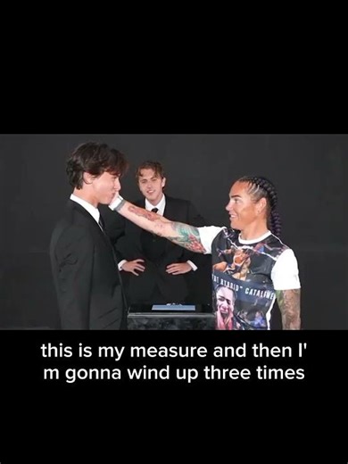 Sean gets slapped by a Slapping Pro😂😂YouTube: 4fun