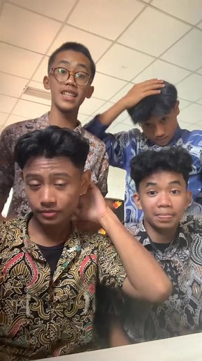 Selamat pagi sobat, selamat menunaikan ibadah puasa di hari ke 21 sobat semoga kita semua masih di berikan kesehatan dalam menjalankan ibadah puasa salam toleransi | Rusna Ahmad