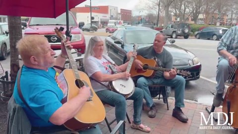Pickin’ on the Square: Bluegrass jam strikes a weekly chord in Marietta