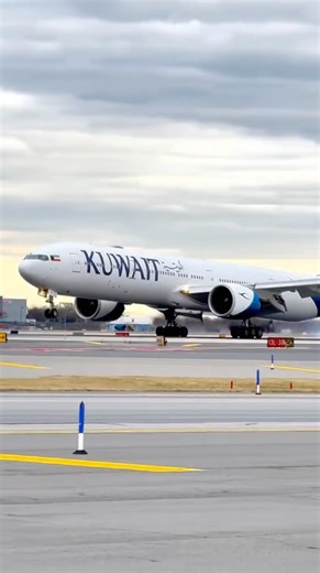 Kuwait Airways: Perfect Landing Moment #airplane #kuwait #usa