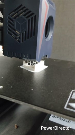 Turn your desk smart with this custom 3D printed mobile holder 🔥📱