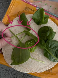 If you’re wanting your kid to try baby spinach PLEAAAAASE snip the hard stem off. It’s harder, stringier, stronger in flavour…all the things that may turn a little one off trying it. Let’s face it, it’s a pretty intense veg. As they start eating it over time, you can slowly introduce the stems back in. | Baby Guru Nutrition