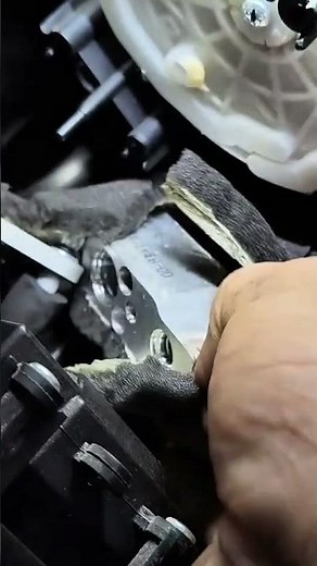Replacing a Clogged Car AC Expansion Valve! ❄️🚗🛠️ #shorts #carrepair #diy #carac #expansionvalve