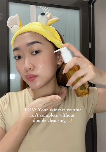 How to Double Cleanse Your Face: Remove Makeup with Cleansing Oil