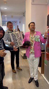 774K views · 10K reactions | Facem repetitii! Intram acum la Neatza cu Razvan si Dani cu PAUL Stanga | Magicianul Robert Tudor | Facebook