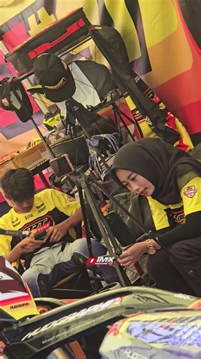sedang pada fokus✌🏻