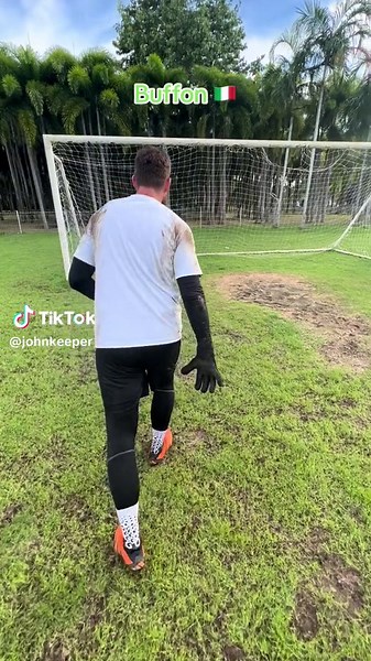 Everyone has the right to make mistakes🧤🙏 #football #goalkeeper #fyp #foryou #buffon #kawin #karius #courtois #mistake #funny