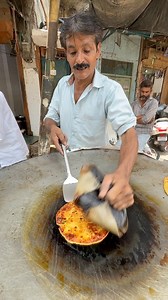 1.7M views · 8.6K reactions | Daud की Famous रोटीDaud भी यही रोटी खाने आता था? ❌ | bhukkad_dilli_ke | Facebook