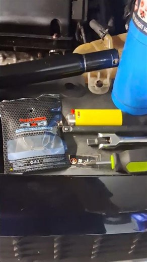 How to remove a stuck 02 sensor the right way. 🚘🏎🚗