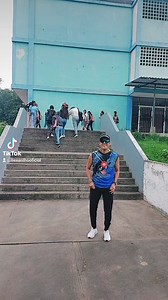 Vean el flow de la chica de azul que esta x las escalera opinen? #parati #venezolanosenelmundo #caracasvenezuela #sanfelipeyaracuy #reels #fypシ゚ #bailechallenge #trending #foryoupage #xyzbca | Liexer Anthon Stronger