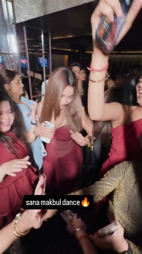 Vinod Singh on Instagram: "#sanamakbul #DivyaAgarwal #AkanshaChamola #GauravKhanna #vinodsingh"