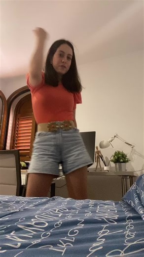 Videos de carlamelian (@carla_melian) con “Berlín - Aitana”