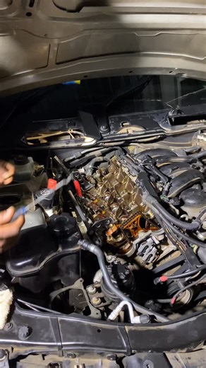 This a video of me struggling to fit valve spring retainers😅 watch the whole video and share you thoughts, ideas, area of improvement and opinions zinja🤝 i know most of you ni lele😴 #louwscustomsza #mechaniclife #viralreels #cars #automotive | Louw's Customs