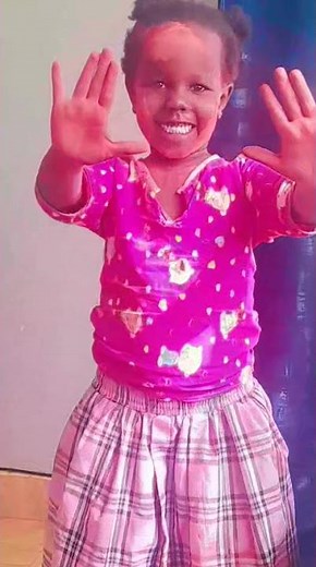 check how this girl coloured her body