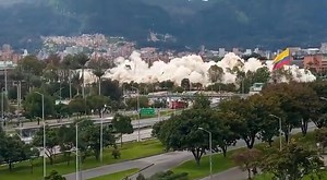 BOGOTÁ Asi fue la implosion del edificio del ministerio de defensa en el sector del can. | Periódico Amarillo
