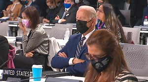 UN-Klimakonferenz zu langweilig? US-Präsident Biden hält ein Nickerchen