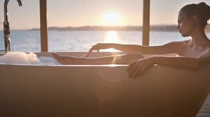 Schick Intuition f.a.b. TV Spot, 'Shave in Both Directions Effortlessly'