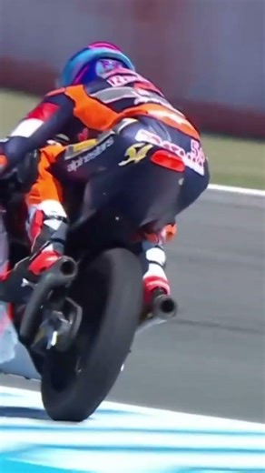 Veda Ega Pratama Berhasil Juara 3 di Sirkuit Jerez Spanyol saat Bermain di Red Bull Rookies Cup 2025