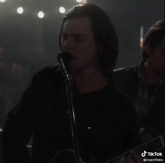 this man is so UNBELIEVABLY fine #riverphoenix #riverphoenixedit #thethingcalledlove #thethingcalledloveedit #fyp #foryou #foryoupage #the90s