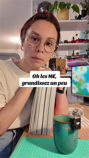 📌 Les maisons d’édition qui changent le dos d’un tome à l’autre DANS UNE MÊME SAGA : il serait temps de grandir. ET OUI J’AI OUBLIÉ DE PARLER DU NOM DE L’AUTRICE ET DU NUMÉRO DE TOME PAS DANS LE MÊME SENS NON PLUS ! #booktokfrance #BookTok #livre #book #foryou