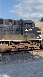 NS4447 the #autotrack released his breaks about the time the engine passed. #scared me to death!